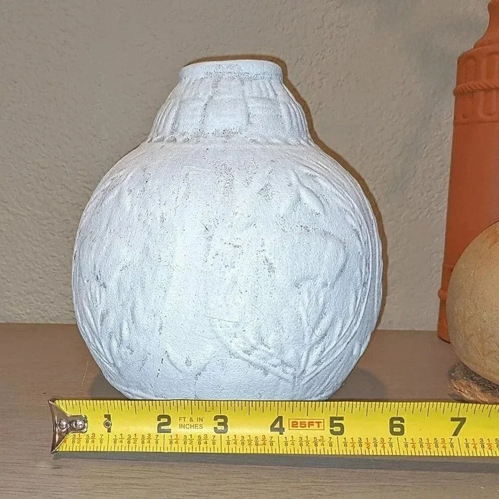 Small Bud White Farmhouse Flower Vase
